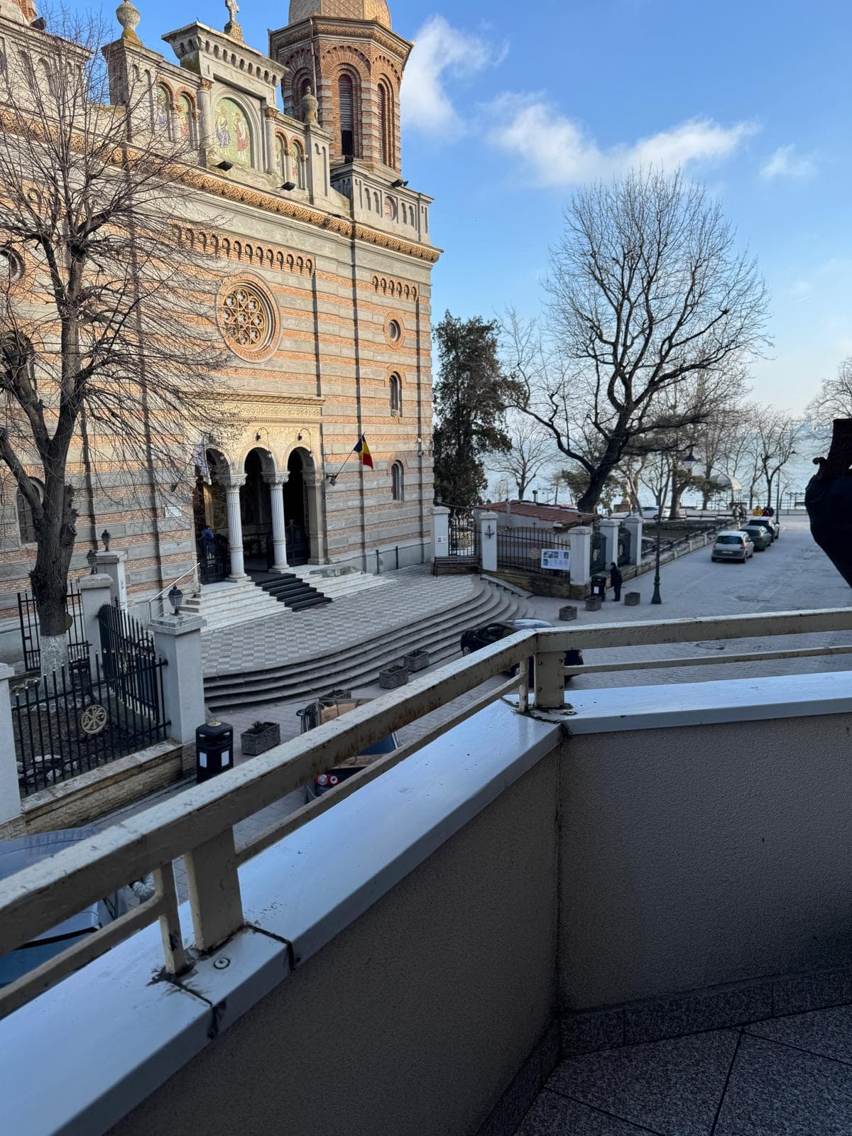 Vedere de pe balconul Casa Goldring spre Catedrala Ortodoxă